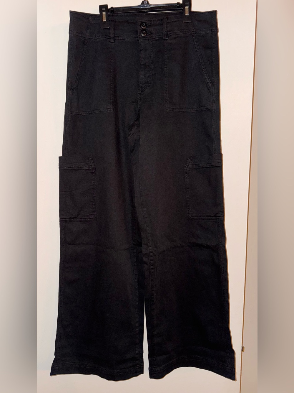 American Eagle Outfitters Black Wide-Leg Cargo Jeans